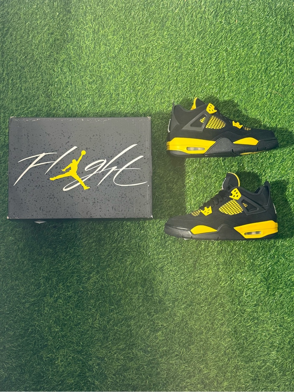 Jordan 4 Retro 'Thunder' GS (sz 6Y)